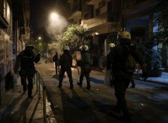 Καταγγελία για Εξάρχεια: “Τα ΜΑΤ ψέκασαν κόσμο σε συναυλία και όταν έφυγαν ήρθαν πάλι οι ναρκέμποροι”