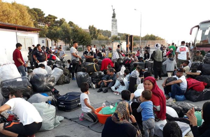 Προσφυγικό: Αναχωρούν από τη Μυτιλήνη 1.500 πρόσφυγες και μετανάστες