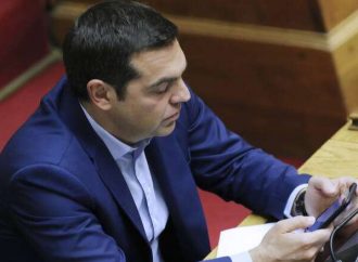 Ο Τσίπρας κάνει… like στο Facebook και… unfollow στα ΜΜΕ