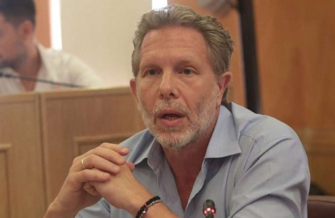 «Βόμβα» Γερουλάνου: Με ενδιαφέρει η ηγεσία του ΚΙΝΑΛ