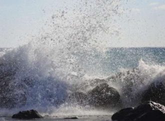 Καιρός: Θερμοκρασίες έως 33 βαθμούς και θυελλώδεις άνεμοι έως εννέα μποφόρ