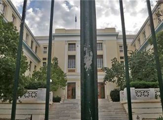 Πολυεθνικές σπείρες πίσω από τα λαθραία τσιγάρα στην ΑΣΟΕΕ