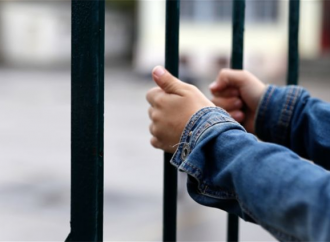 Μαθητής λιποθύμησε από ναρκωτικά σε σχολείο του Βόλου