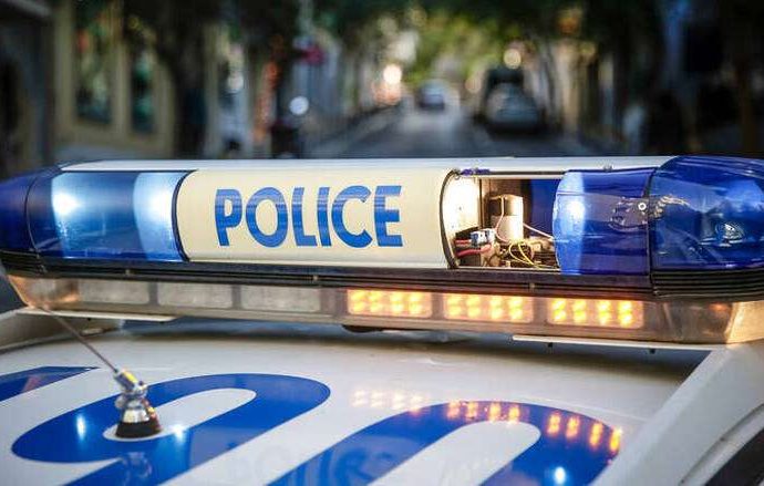 Σε σοβαρή κατάσταση οπαδός που έπεσε από τον δεύτερο όροφο για να γλιτώσει από χούλιγκανς