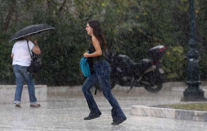 Καιρός: Βροχές και καταιγίδες τις επόμενες ώρες
