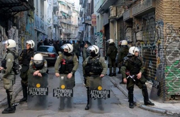 Νέα αστυνομική επιχείρηση εκκένωσης κτηρίου στα Εξάρχεια