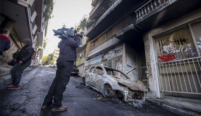 Θρίλερ με απανθρακωμένο πτώμα άντρα σε αυτοκίνητο στα Κάτω Πατήσια