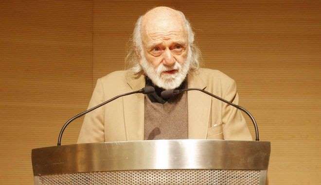 Πέθανε ο Νάνος Βαλαωρίτης