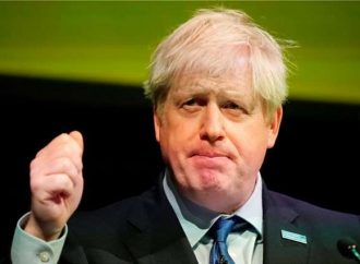 Τζόνσον για Brexit: Όπως ο Χαλκ, θα δραπετεύσουμε από τα δεσμά της Ευρώπης!