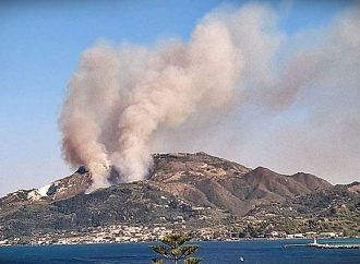 Πυρκαγιά στη Ζάκυνθο: Εκκενώθηκε ξενοδοχείο στην περιοχή Κερί