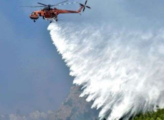 Φωτιά στη Ζάκυνθο: Δραματικές προσπάθειες της Πυροσβεστικής – Εκκενώθηκαν δύο χωριά
