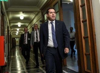 Μηταράκης: Δεν μειώνονται οι μισθοί με τις διατάξεις του αναπτυξιακού νομοσχεδίου