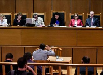 Δίκη Χρυσής Αυγής: Κατηγορούμενος «βλέπει» πολιτική δίωξη και σκοπιμότητες