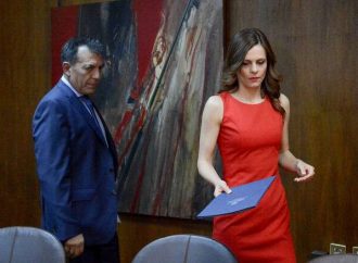 Άγρια κόντρα Βρούτση – Αχτσιόγλου για τη μείωση προσωπικού στον ΕΦΚΑ