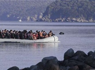 «Έκρηξη» στις αφίξεις μεταναστών: Άλλες πέντε βάρκες το πρωί στη Λέσβο