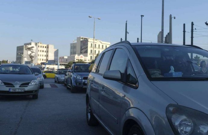 Χάος στους δρόμους της Αθήνας: Πού οφείλεται το κυκλοφοριακό κομφούζιο