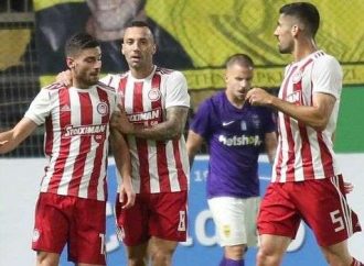 Άρης – Ολυμπιακός 1-2: Πρώτος και επαγγελματίας