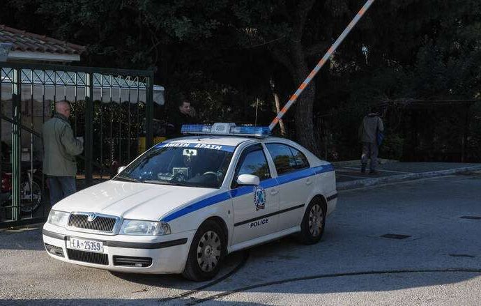 Αμαλιάδα: Παραδόθηκε ο μαθητής που μαχαίρωσε το 15χρονο