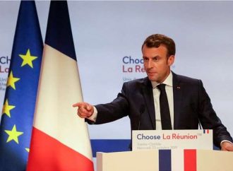 Ρήγμα στην Ευρώπη για το Brexit: Ο «αντάρτης» Μακρόν ζητά την αποχώρηση της Βρετανίας από την ΕΕ