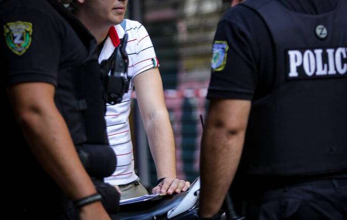 Αντιεξουσιαστές «απελευθέρωσαν» ύποπτο στα Εξάρχεια