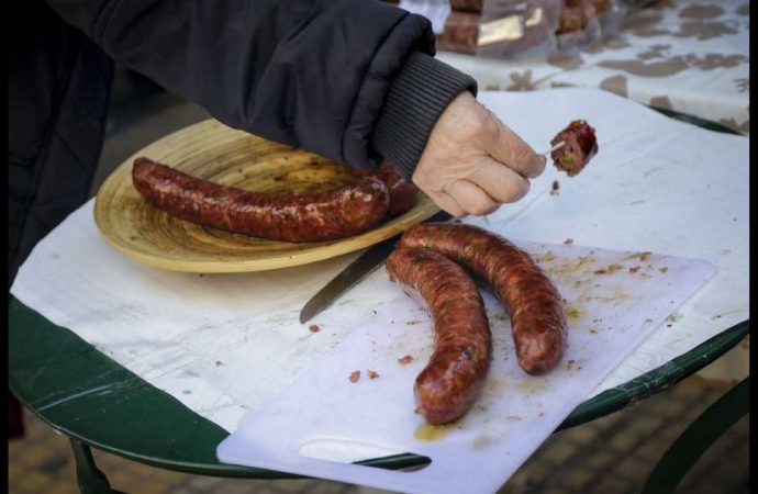Τσικνοπέμπτη 2019: Τι γιορτάζουμε σήμερα και γιατί ψήνουμε κρέας;