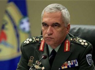 Στρατηγός Κωσταράκος για το «Μακεδονία ξακουστή»: Πού είναι το πρόβλημά σας;