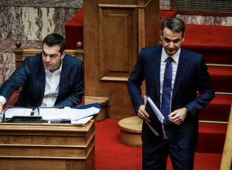 «Μετωπική» Μητσοτάκη – Μαξίμου: Τα γκολ, η Λοΐζου και το… όνειρο