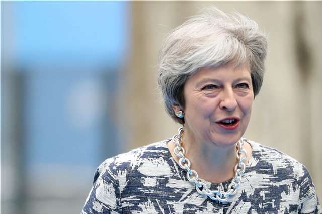 Στις Βρυξέλλες η Μέι για το Brexit: Θα δεχτεί πιέσεις για παραμονή της χώρας στο μπλοκ έως το 2020