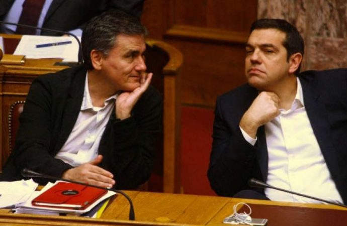 «Βρέχει» επιστροφές φόρων και επιδόματα μέχρι τις εκλογές