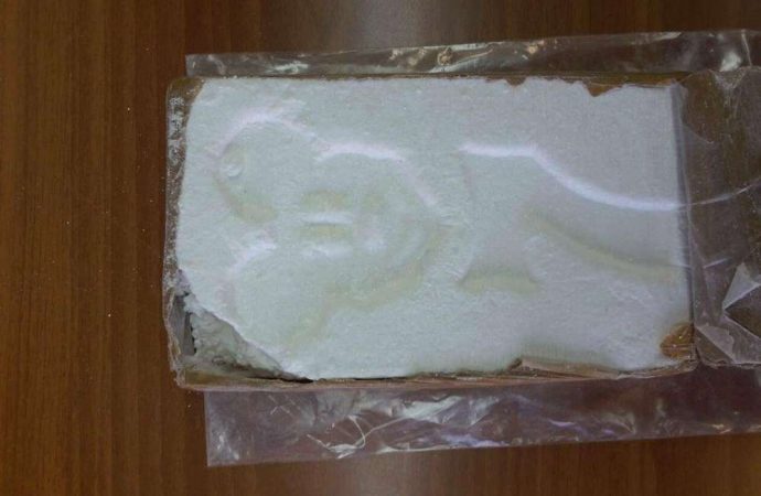 Απίστευτο: Διακινούσαν ναρκωτικά στο κέντρο της Αθήνας με σήμα τον… Μίκυ Μάους!