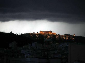 Κεραυνός στην Ακρόπολη: Μαρτυρίες – ΣΟΚ – Ποια η κατάσταση των τραυματιών