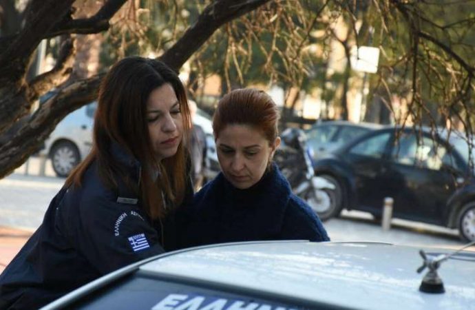 Δίκη «μαύρης χήρας»: Στο δικαστήριο το όπλο της δολοφονίας του καπετάνιου
