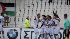 ΑΕΚ – ΑΕΛ 0-1: “Κλείδωσαν” την παραμονή οι βυσσινί