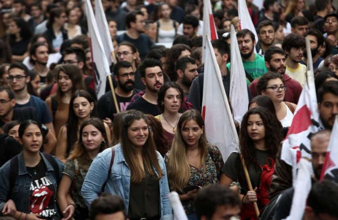 FAZ: Παρέμβαση Τσίπρα για το άσυλο των «οκτώ»