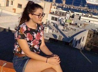 «Έχω τα ρούχα της κάτω από το μαξιλάρι»: Συγκλονίζει η μητέρα της Ελένης Τοπαλούδη