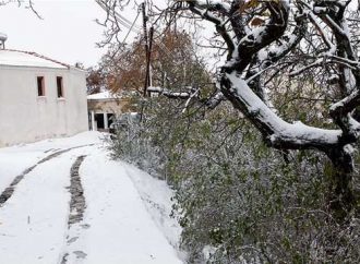 Καιρός: Συνεχίζεται η παγωνιά – «Βουτιά» 13 βαθμών στη θερμοκρασία