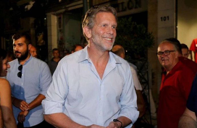 «Τορπίλη» στο συνέδριο του ΠΑΣΟΚ: Ο Γερουλάνος αμφισβήτησε τη Φώφη και έθεσε θέμα ηγεσίας