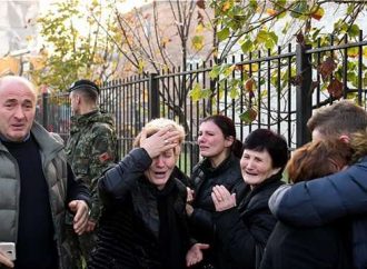 Σεισμός στην Αλβανία: Ανασύρθηκαν τη νύχτα νεκροί ζευγάρι και το κοριτσάκι τους – Στους 39 η λίστα θανάτου