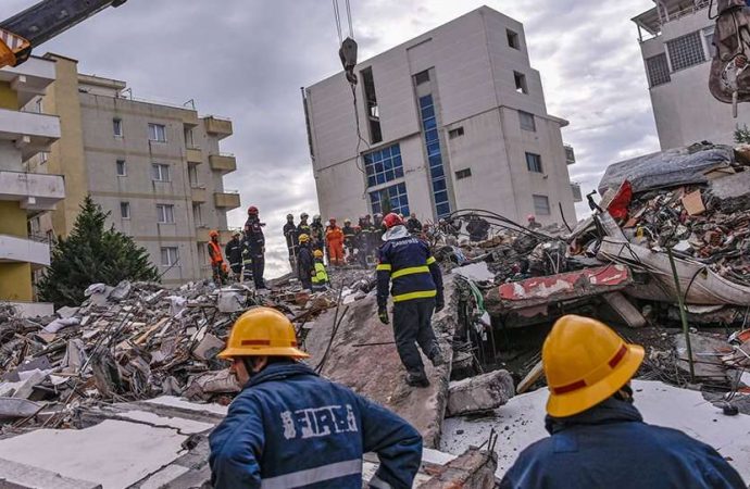 Αλβανία: Νεκρή ανασύρθηκε μητέρα και τα 3 παιδιά της