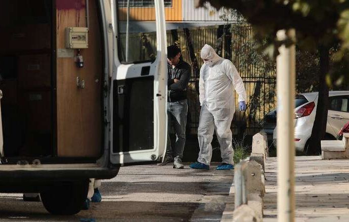 Βόμβα στου Ζωγράφου: Πού επικεντρώνονται οι έρευνες της αντιτρομοκρατικής