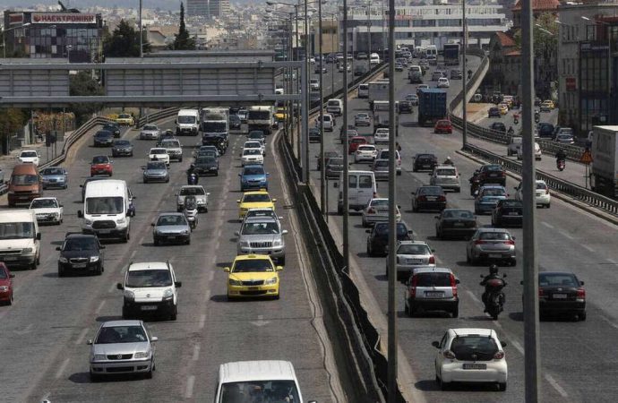 Κίνηση στους δρόμους: «Κόλαση» ο Κηφισός – Ποιους δρόμους να αποφύγετε