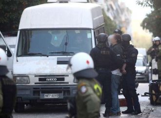 Κουκάκι: Καταγγελία για την αστυνομική επιχείρηση – Τι απαντούν οι Αρχές