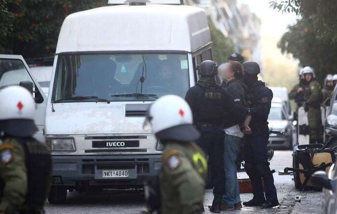 Κουκάκι: Καταγγελία για την αστυνομική επιχείρηση – Τι απαντούν οι Αρχές