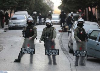 Πολιτική «θύελλα» με φόντο την αστυνομική επιχείρηση στο Κουκάκι