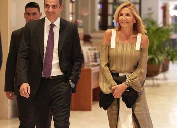 Κυριάκος-Μαρέβα Μητσοτάκη: Η φωτογραφία με τα παιδιά τους που «έριξε» το Instagram