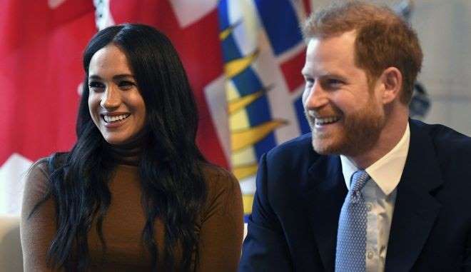 Megxit: Τέλος οι βασιλικοί τίτλοι και τα χρήματα για Χάρι και Μέγκαν