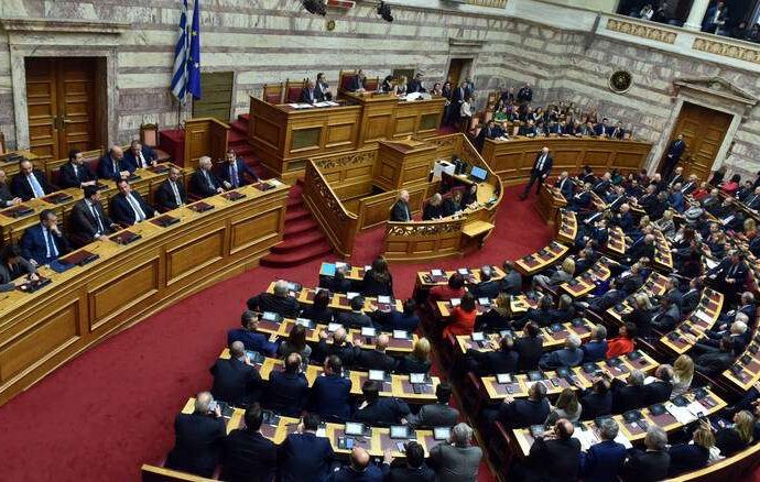 Εκλογικός νόμος: Τι φοβάται η αντιπολίτευση και τι δεν λέει η κυβέρνηση