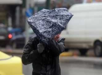 Τσικνοπέμπτη με κρύο και βροχές – Πού θα είναι έντονα τα φαινόμενα
