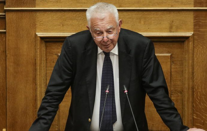Ένταση στη Βουλή μετά την αναφορά Τσίπρα σε Πικραμένο