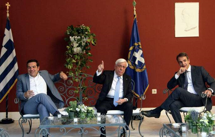 Γιατί Τσίπρας και Μητσοτάκης «πίνουν νερό» στο όνομα του Παυλόπουλου